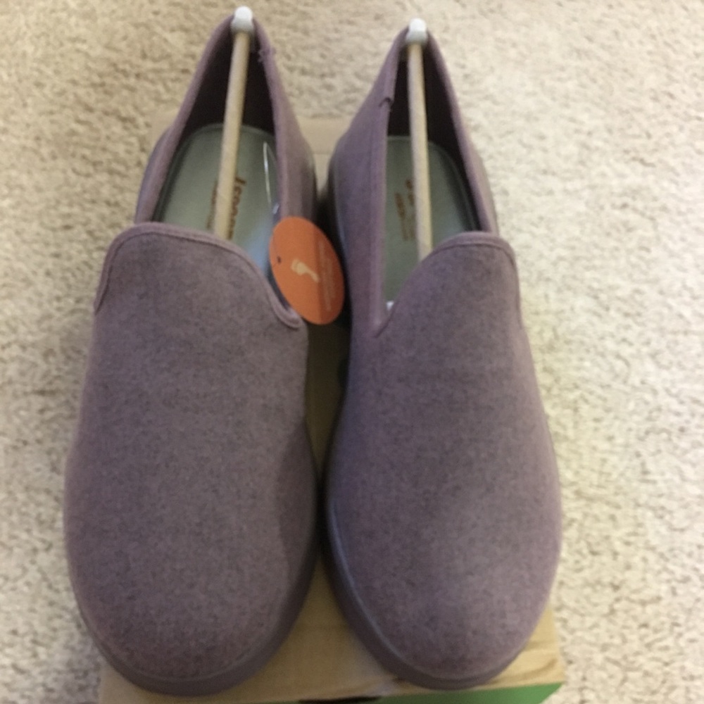 NWT size 8 Loon Wool Slip-On Shoes in Mauve